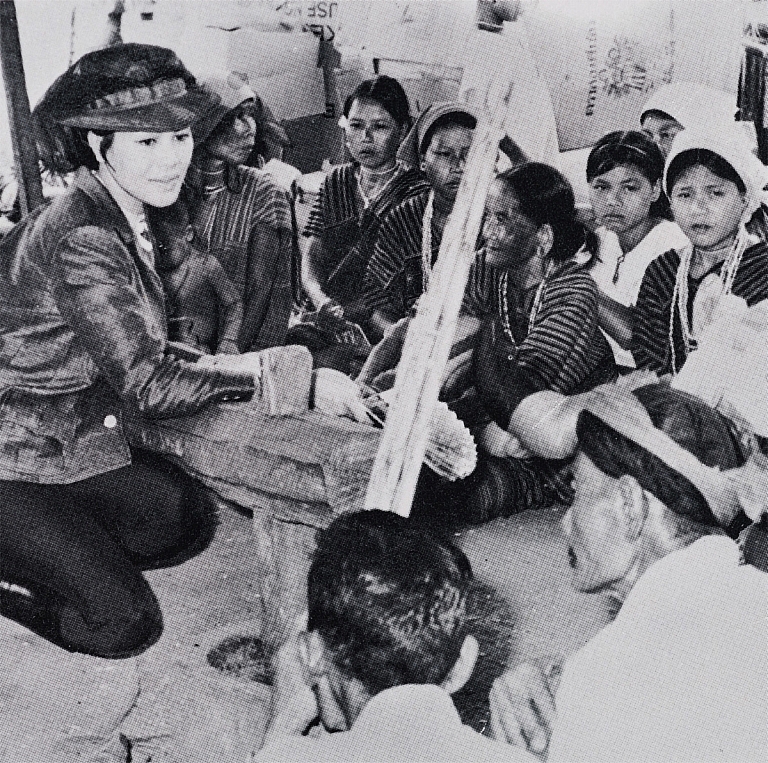 สมเด็จพระนางเจ้าสิริกิติ์-7-768×763